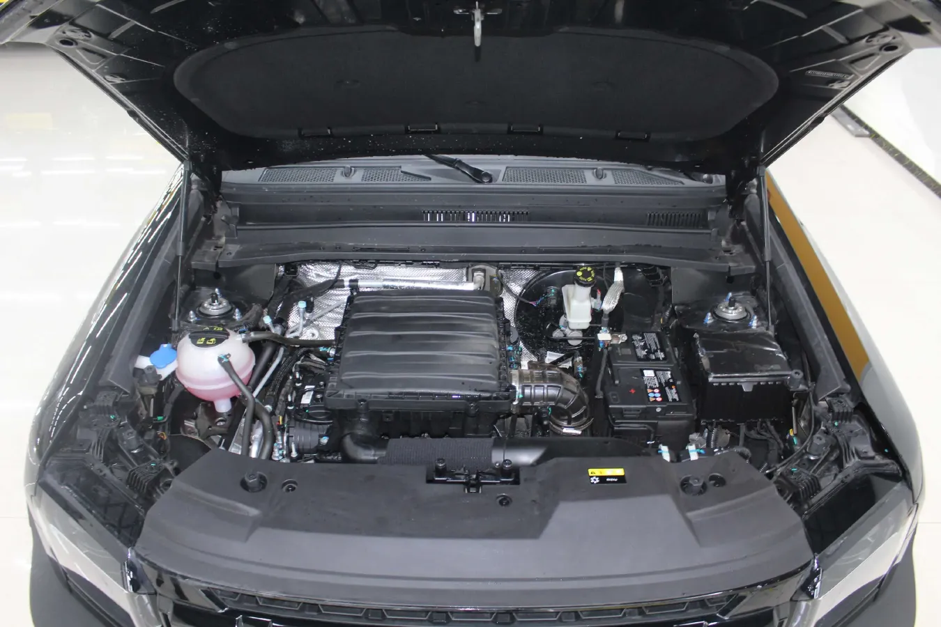 2026 Jetour Traveller 2.0T 254HP L4 7DCT,autocango,china used car exporter,china ev exporter,chinese used car exporter,chinese used ev exporter