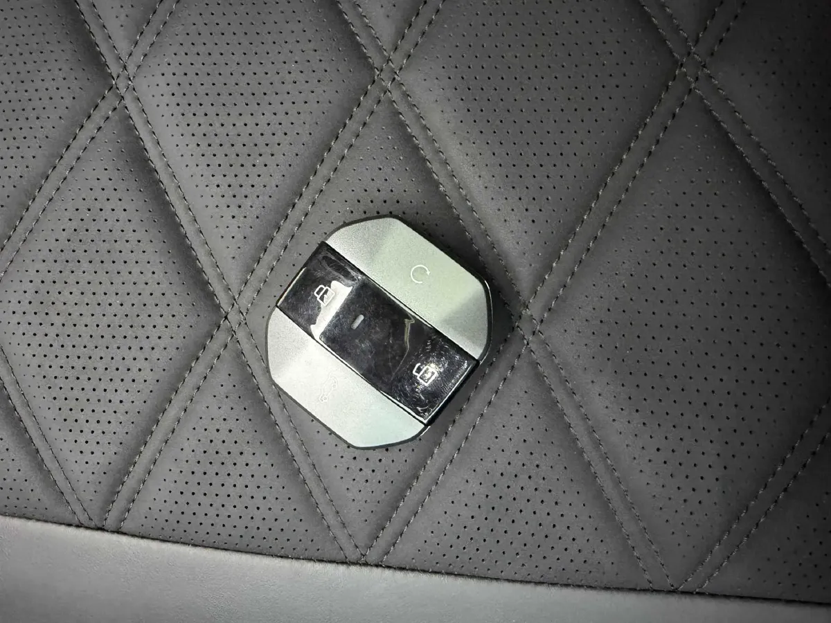 2026 Jetour Traveller 2.0T 254HP L4 7DCT,autocango,china used car exporter,china ev exporter,chinese used car exporter,chinese used ev exporter