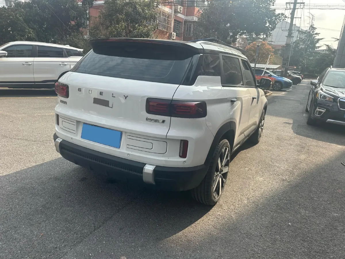 2023 Geely ICON 1.5T 181HP L4 7DCT,autocango,china used car exporter,china ev exporter,chinese used car exporter,chinese used ev exporter