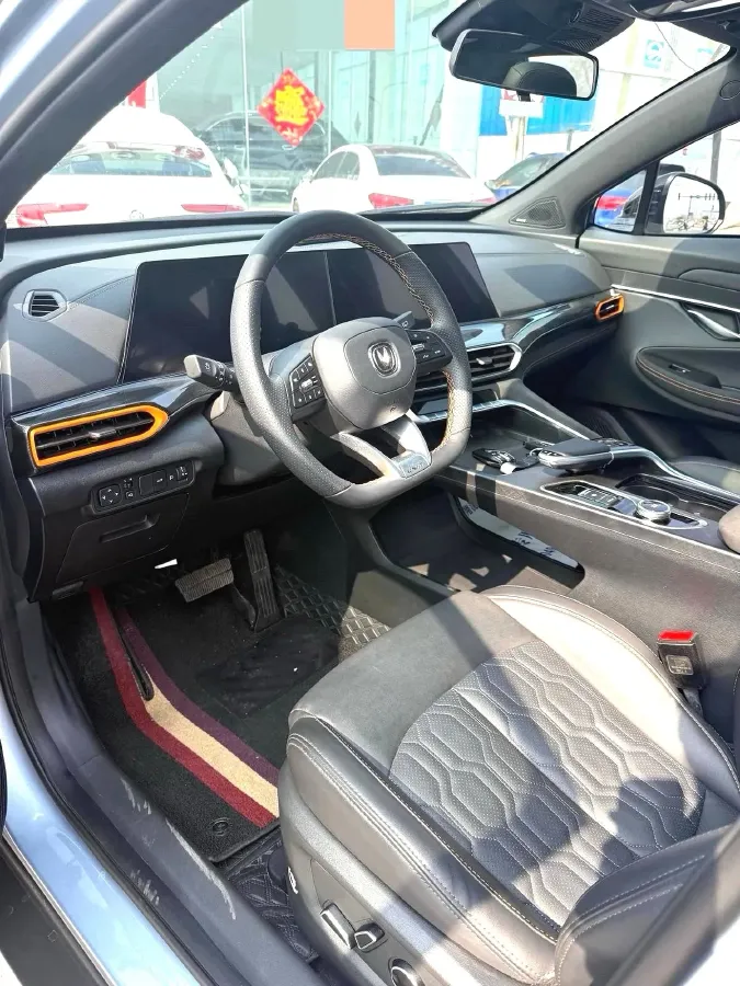 2022 ChangAn UNI-T 1.5T 188HP L4 7DCT,autocango,china used car exporter,china ev exporter,chinese used car exporter,chinese used ev exporter