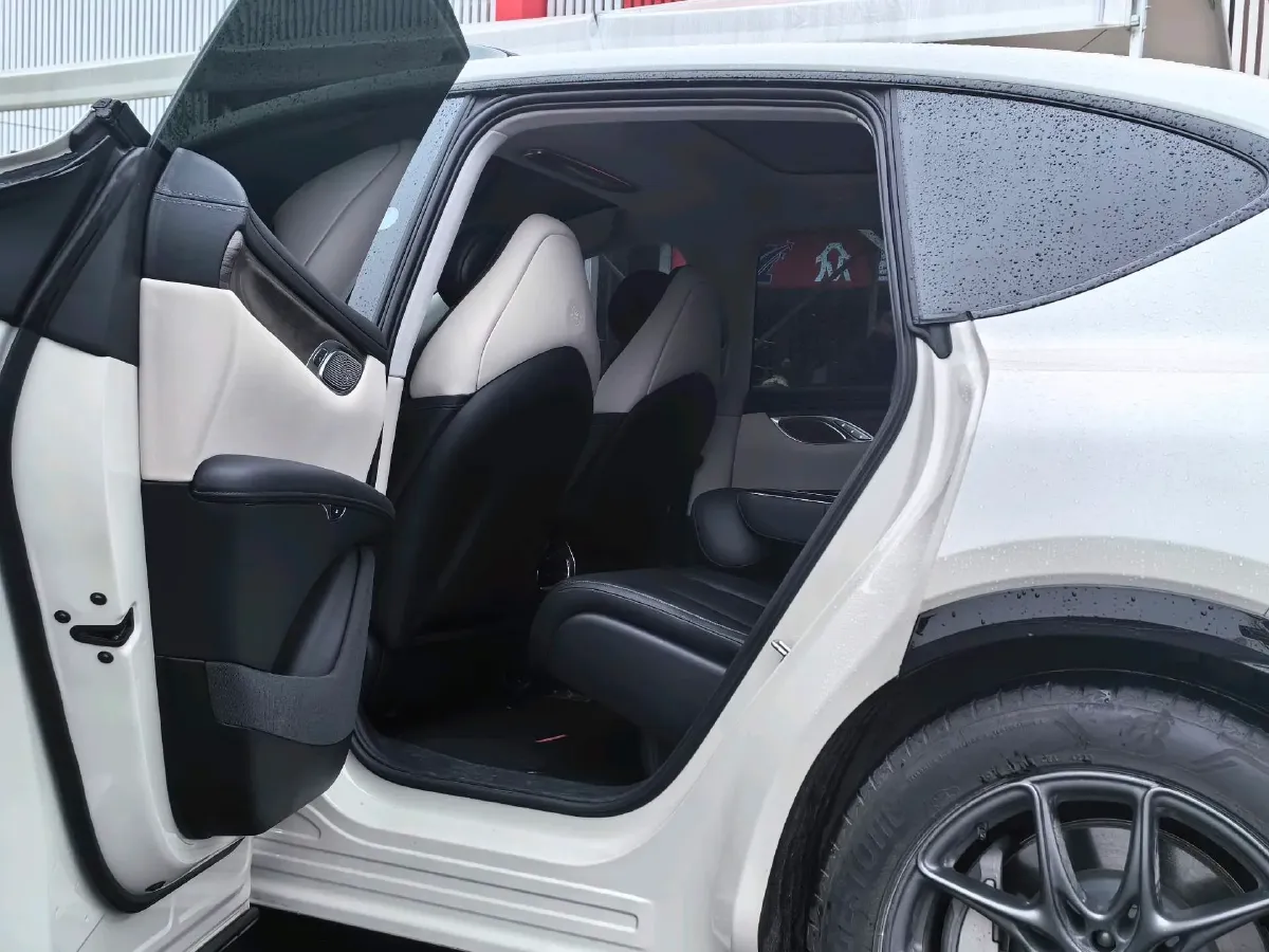 2024 IM LS7 BEV 90KWH,autocango,china used car exporter,china ev exporter,chinese used car exporter,chinese used ev exporter