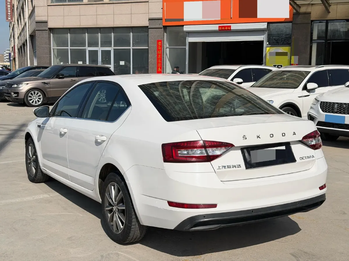 2020 Skoda Octavia 1.5L 113HP L4 6AT,autocango,china used car exporter,china ev exporter,chinese used car exporter,chinese used ev exporter