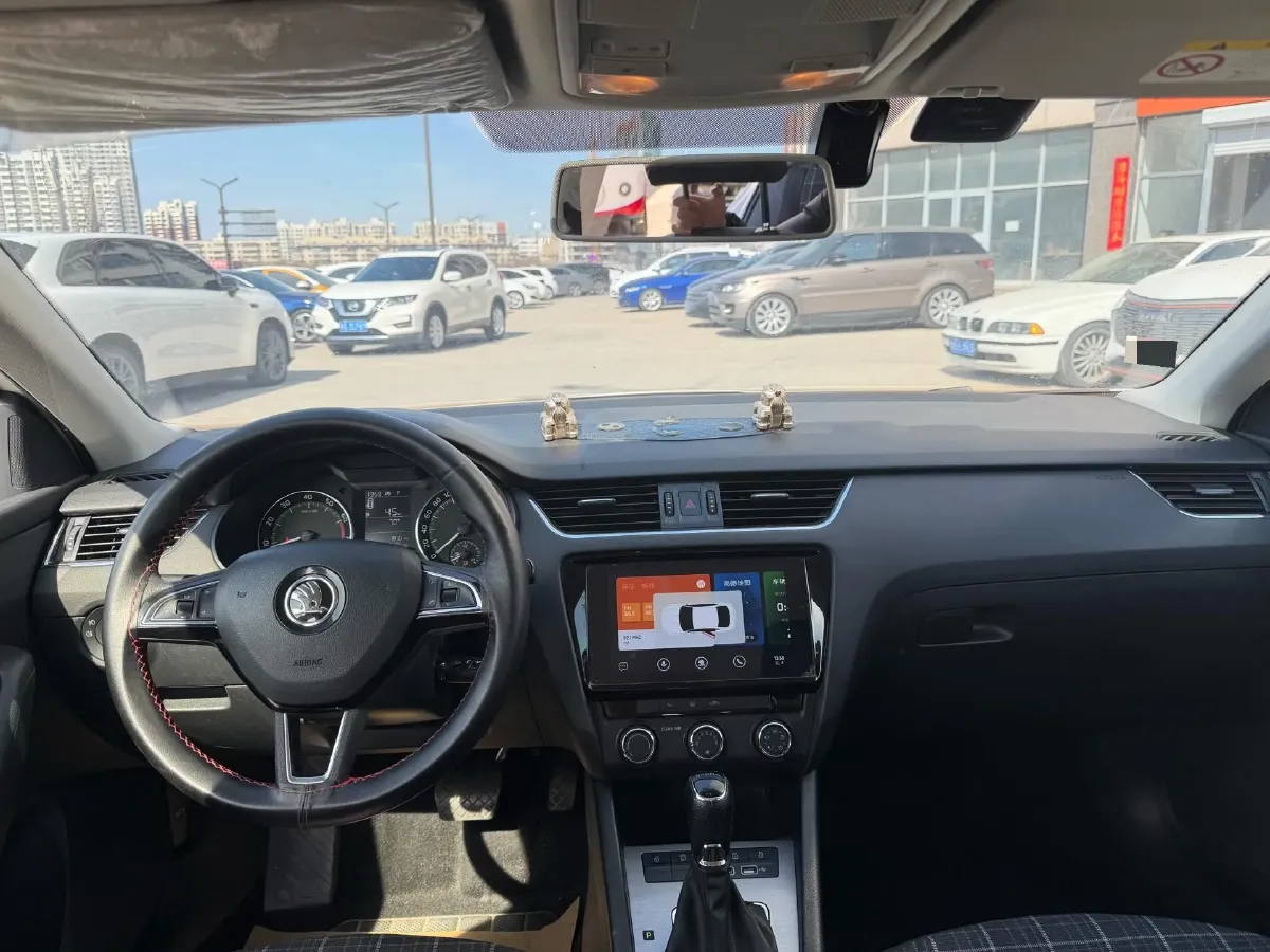 2020 Skoda Octavia 1.5L 113HP L4 6AT,autocango,china used car exporter,china ev exporter,chinese used car exporter,chinese used ev exporter