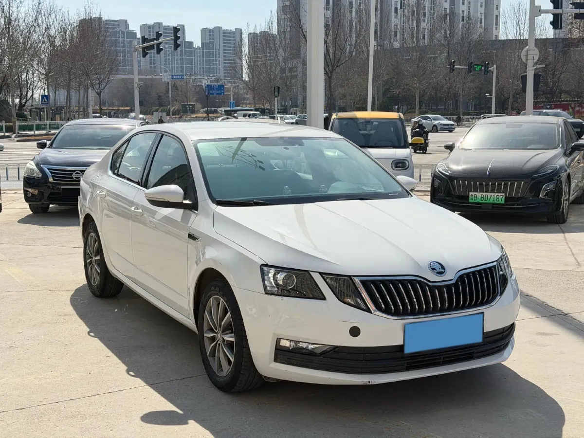 2020 Skoda Octavia 1.5L 113HP L4 6AT,autocango,china used car exporter,china ev exporter,chinese used car exporter,chinese used ev exporter