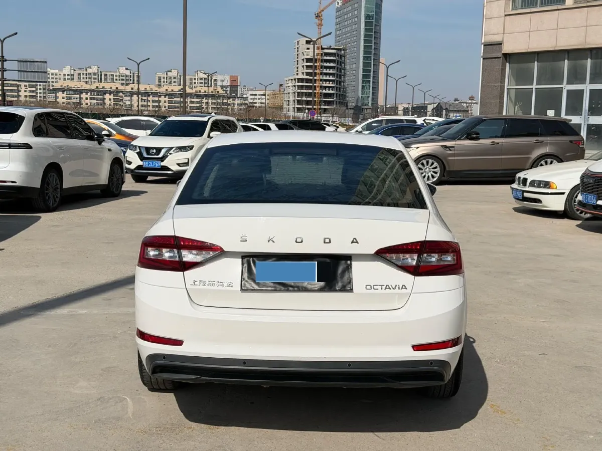 2020 Skoda Octavia 1.5L 113HP L4 6AT,autocango,china used car exporter,china ev exporter,chinese used car exporter,chinese used ev exporter