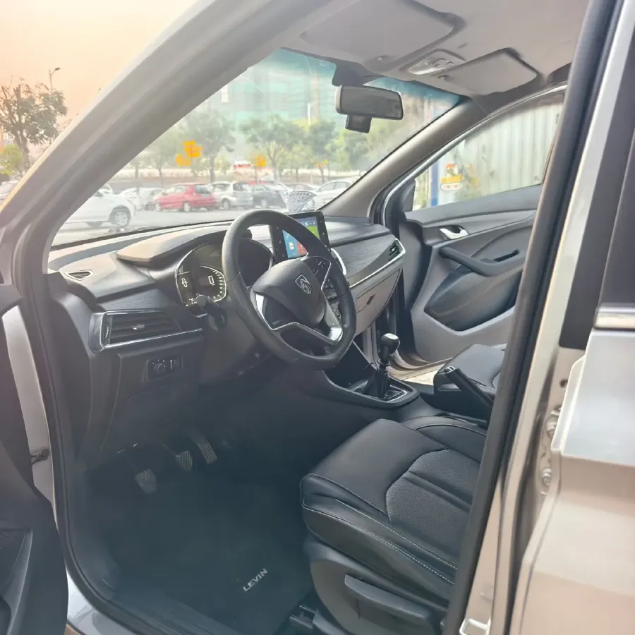 2018 BaoJun 360 1.5L 112HP L4 6MT,autocango,china used car exporter,china ev exporter,chinese used car exporter,chinese used ev exporter