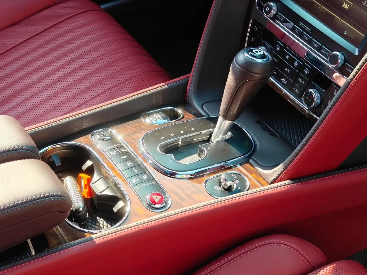 2017 Bentley Flying Spur 4.0T 528HP V8 8AT,autocango,china used car exporter,china ev exporter,chinese used car exporter,chinese used ev exporter