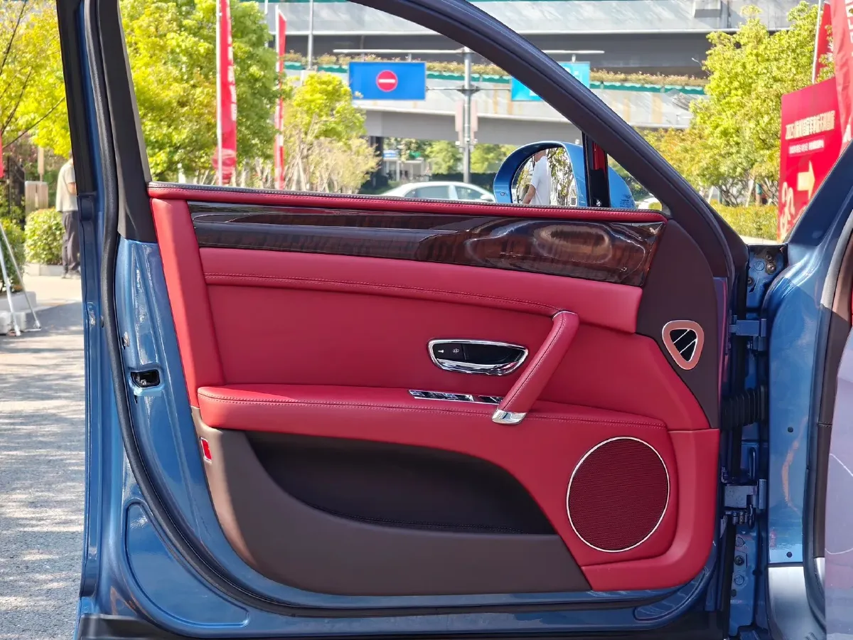 2017 Bentley Flying Spur 4.0T 528HP V8 8AT,autocango,china used car exporter,china ev exporter,chinese used car exporter,chinese used ev exporter