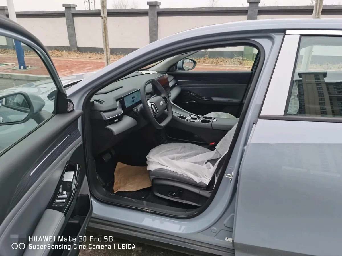 2025 Geely Galaxy L6 1.5L 112HP L4 1DHT PHEV 19.09KWH,autocango,china used car exporter,china ev exporter,chinese used car exporter,chinese used ev exporter