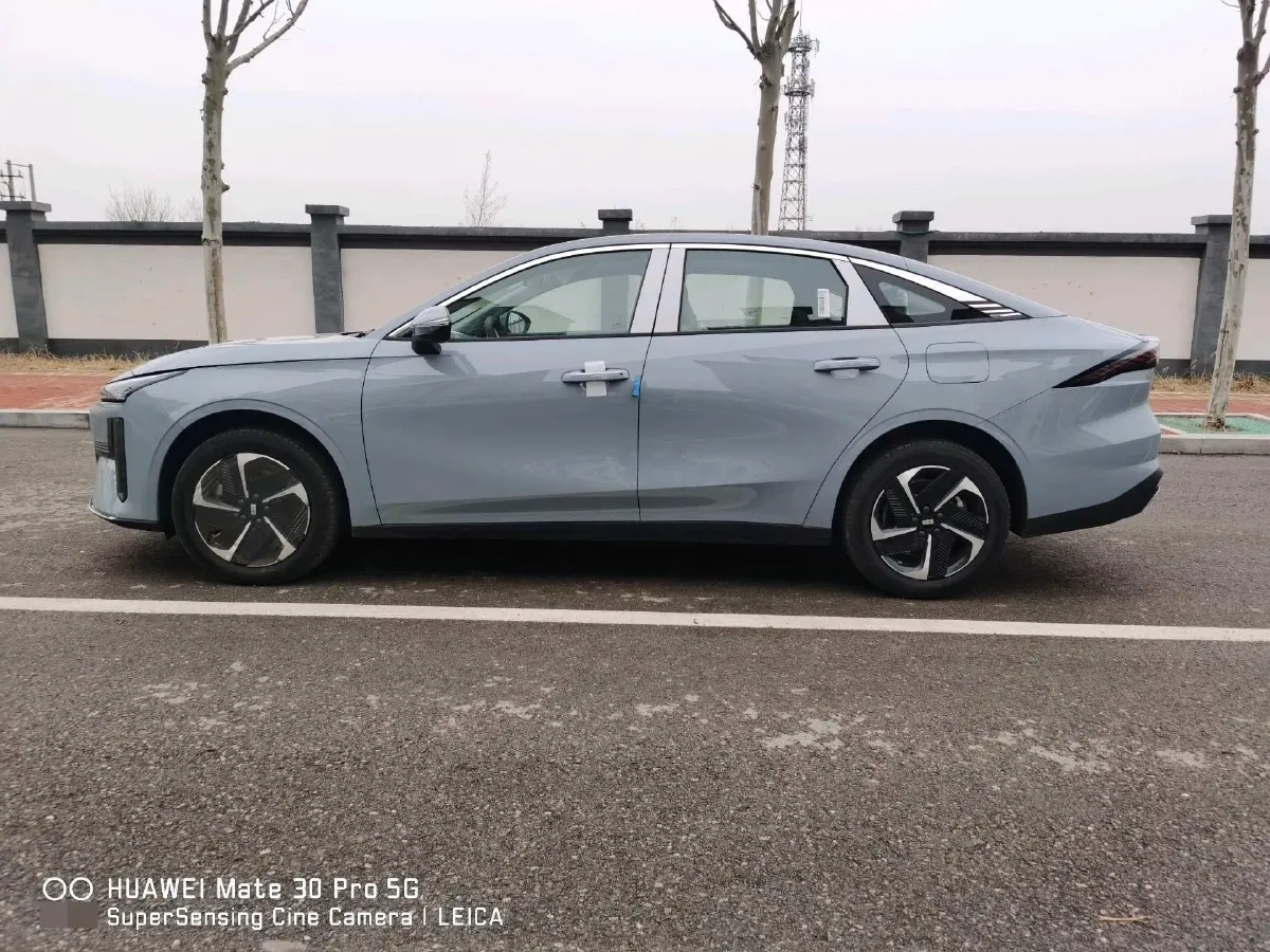 2025 Geely Galaxy L6 1.5L 112HP L4 1DHT PHEV 19.09KWH,autocango,china used car exporter,china ev exporter,chinese used car exporter,chinese used ev exporter