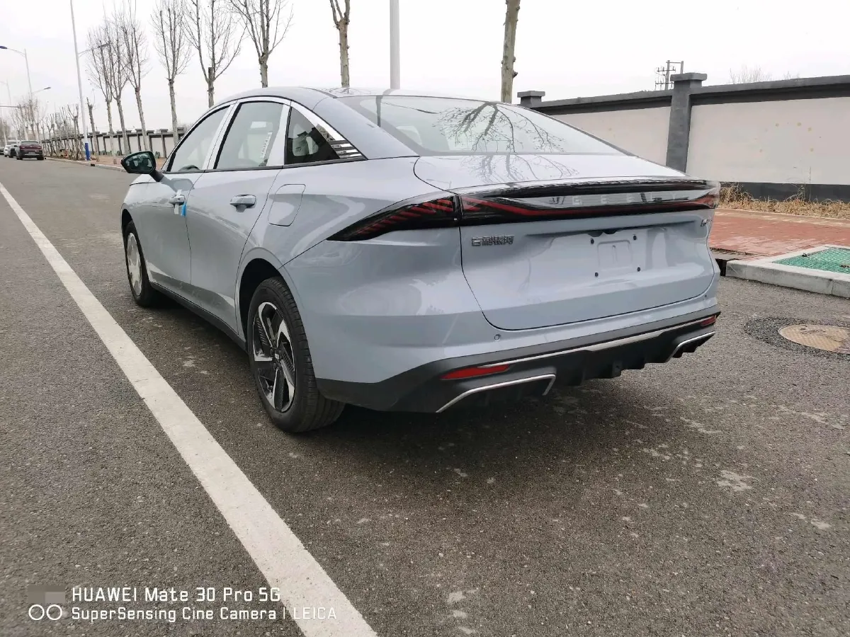 2025 Geely Galaxy L6 1.5L 112HP L4 1DHT PHEV 19.09KWH,autocango,china used car exporter,china ev exporter,chinese used car exporter,chinese used ev exporter