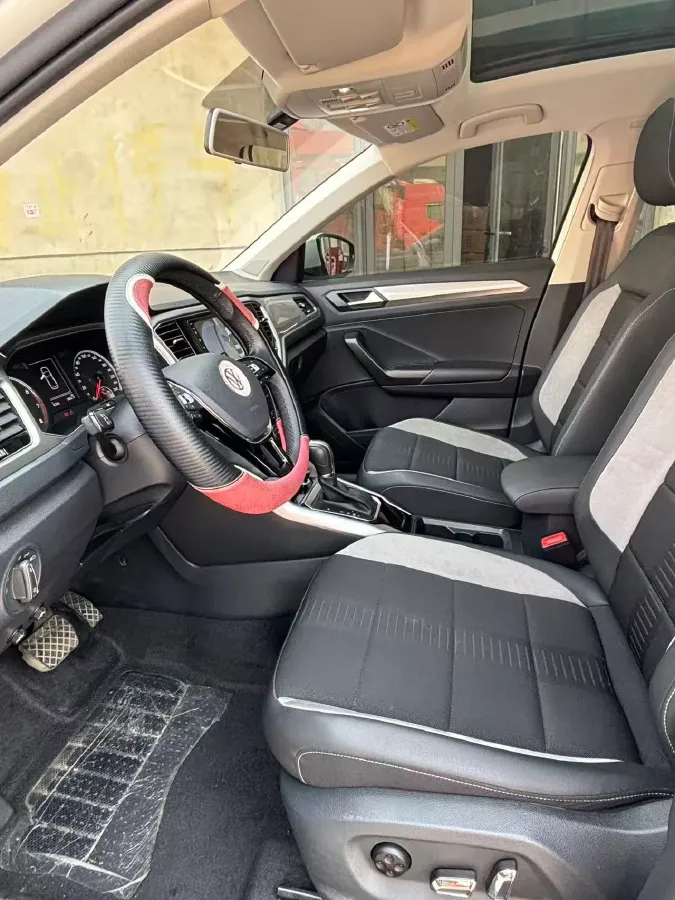 2019 Volkswagen T-Roc 1.4T 131HP L4 7DCT,autocango,china used car exporter,china ev exporter,chinese used car exporter,chinese used ev exporter