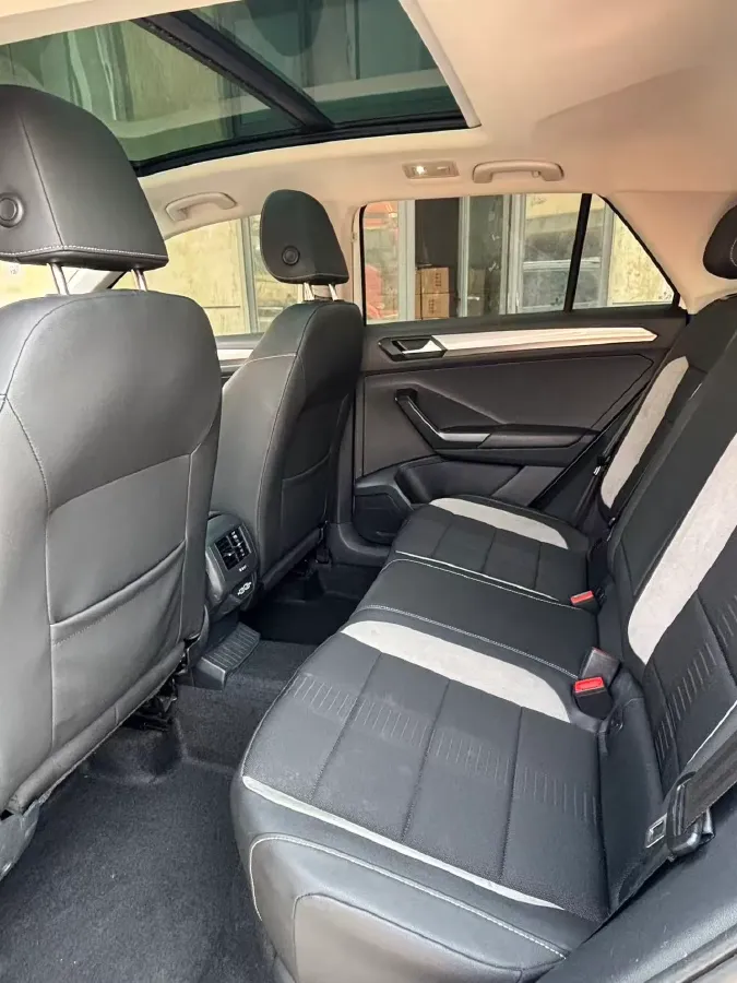 2019 Volkswagen T-Roc 1.4T 131HP L4 7DCT,autocango,china used car exporter,china ev exporter,chinese used car exporter,chinese used ev exporter