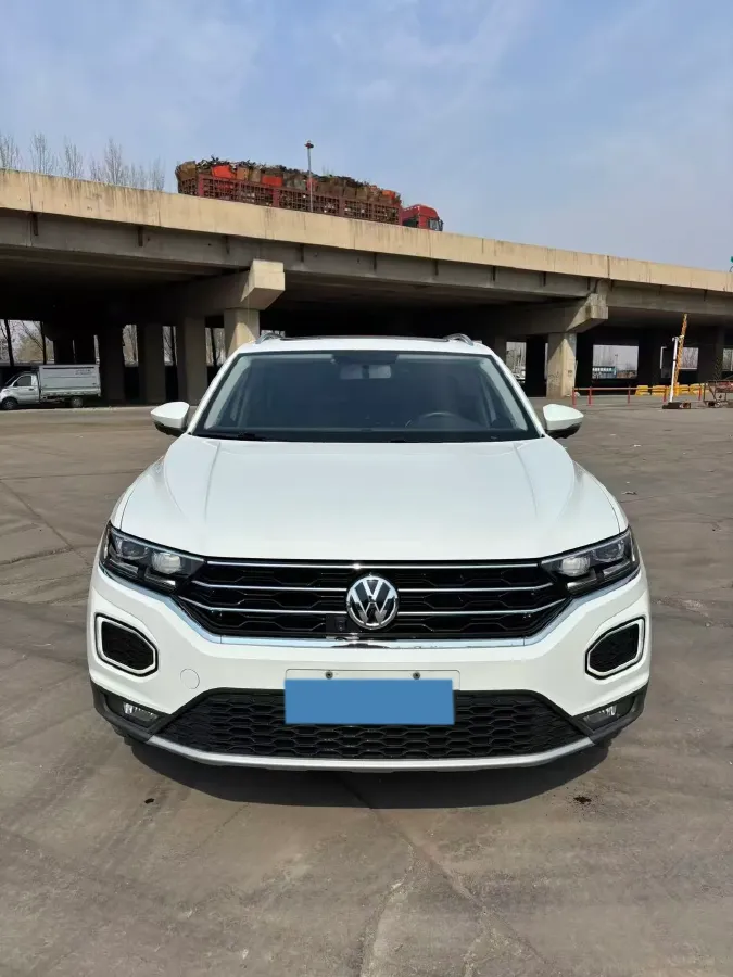 2019 Volkswagen T-Roc 1.4T 131HP L4 7DCT,autocango,china used car exporter,china ev exporter,chinese used car exporter,chinese used ev exporter