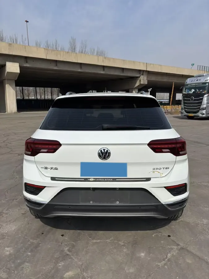 2019 Volkswagen T-Roc 1.4T 131HP L4 7DCT,autocango,china used car exporter,china ev exporter,chinese used car exporter,chinese used ev exporter