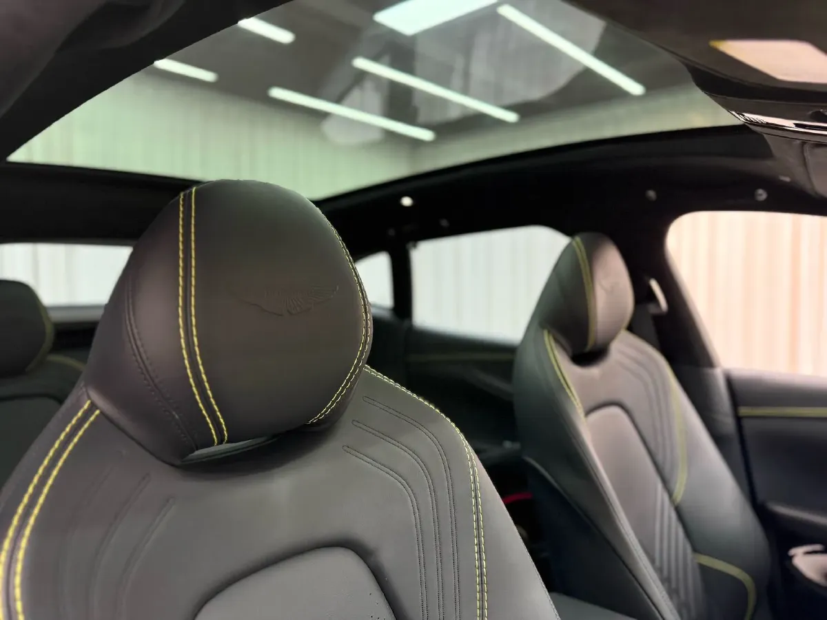 2022 Aston Martin DBX 3.0T 435HP L6 9AT,autocango,china used car exporter,china ev exporter,chinese used car exporter,chinese used ev exporter