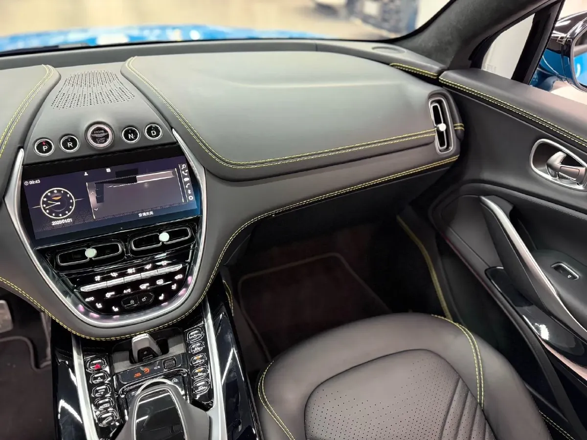 2022 Aston Martin DBX 3.0T 435HP L6 9AT,autocango,china used car exporter,china ev exporter,chinese used car exporter,chinese used ev exporter