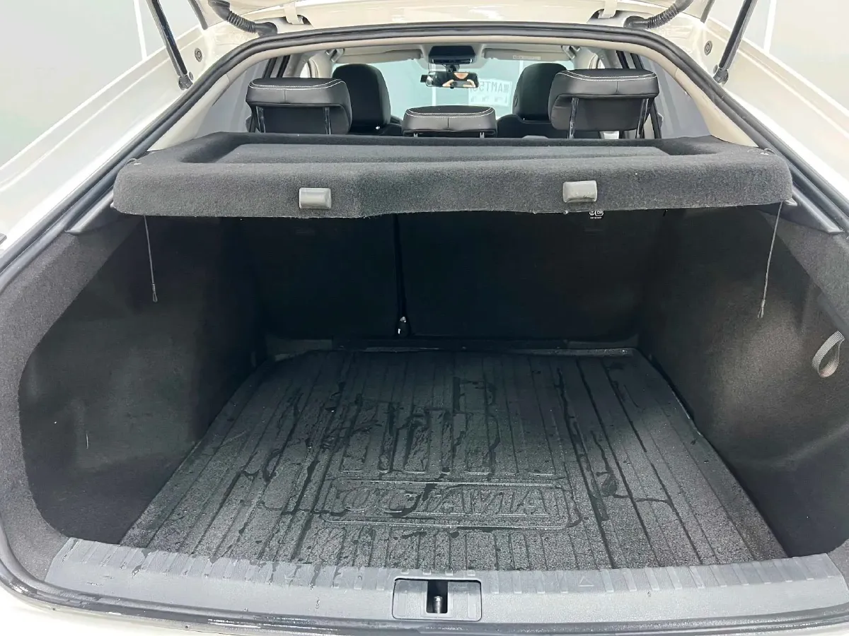 2021 Skoda Octavia 1.4T 150HP L4 7DCT,autocango,china used car exporter,china ev exporter,chinese used car exporter,chinese used ev exporter