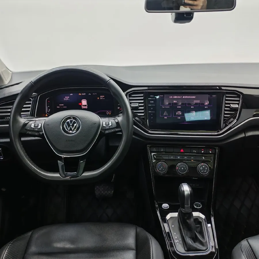 2022 Volkswagen T-Roc 1.4T 150HP L4 7DCT,autocango,china used car exporter,china ev exporter,chinese used car exporter,chinese used ev exporter