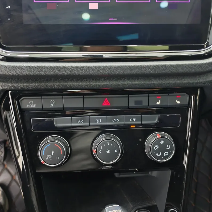 2022 Volkswagen T-Roc 1.4T 150HP L4 7DCT,autocango,china used car exporter,china ev exporter,chinese used car exporter,chinese used ev exporter