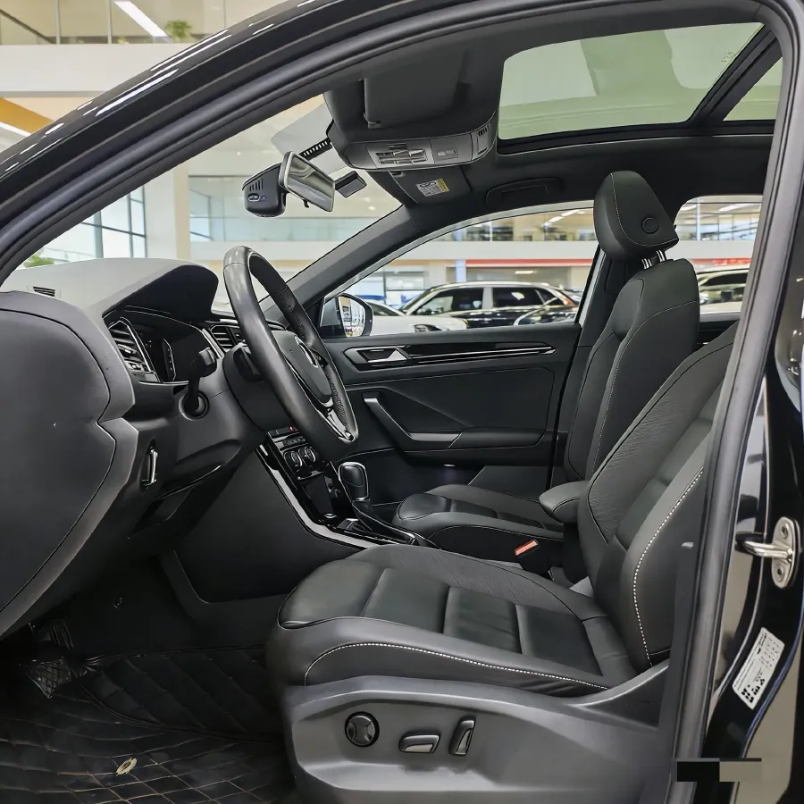 2022 Volkswagen T-Roc 1.4T 150HP L4 7DCT,autocango,china used car exporter,china ev exporter,chinese used car exporter,chinese used ev exporter