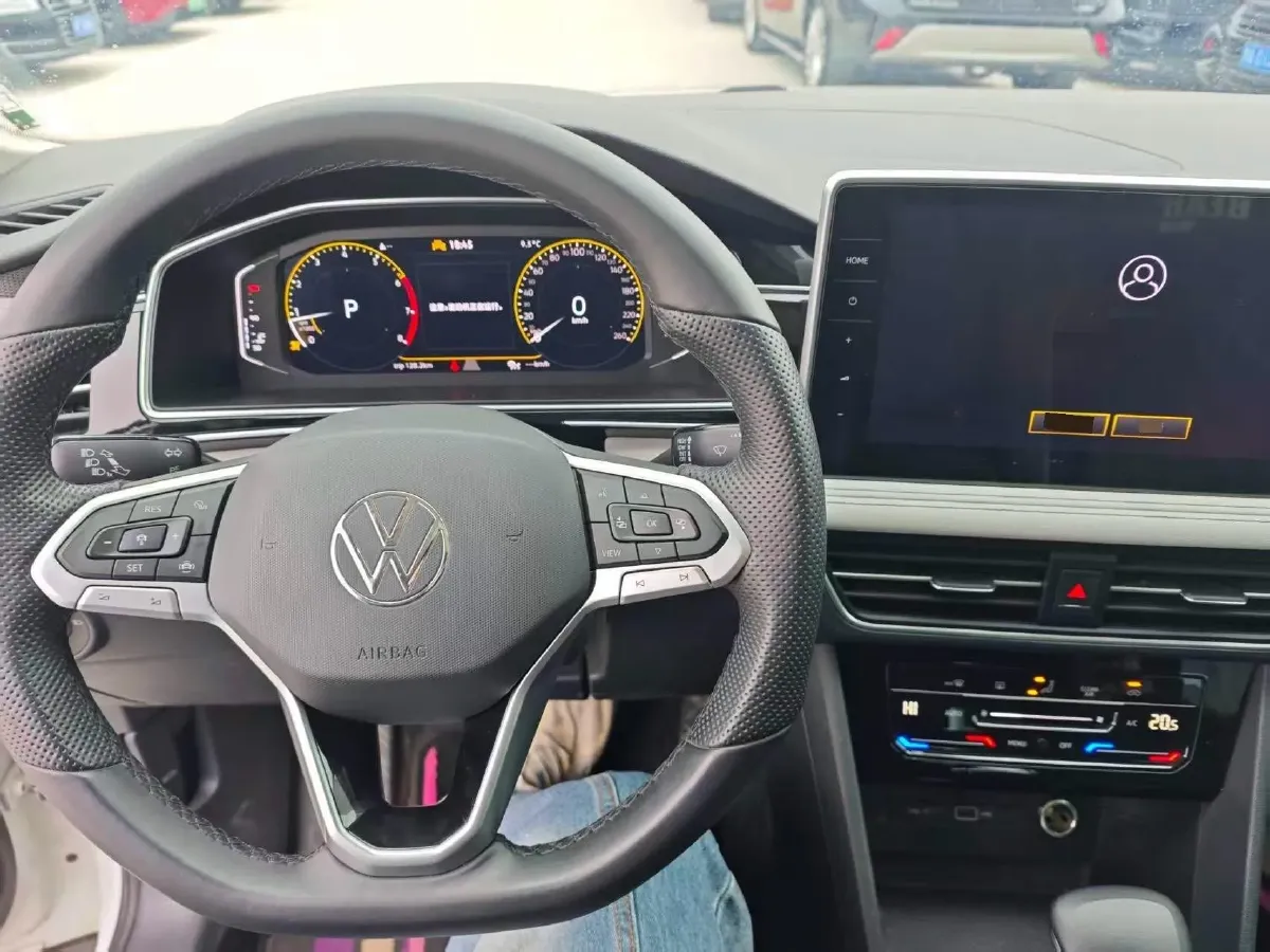 2023 Volkswagen Tiguan L 1.5T 160HP L4 7DCT,autocango,china used car exporter,china ev exporter,chinese used car exporter,chinese used ev exporter