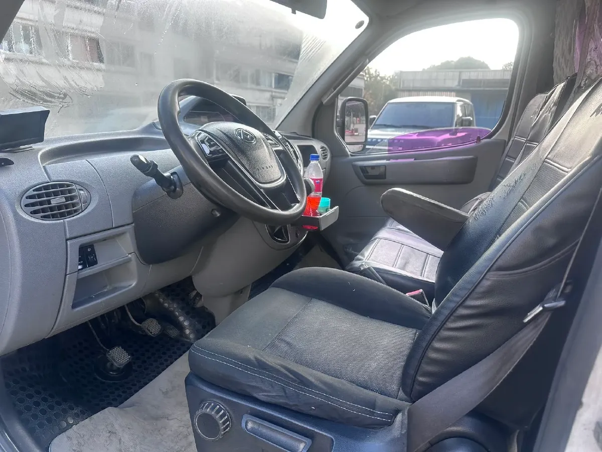 2020 MAXUS XinTu V80 2.5T 136HP L4 6MT,autocango,china used car exporter,china ev exporter,chinese used car exporter,chinese used ev exporter