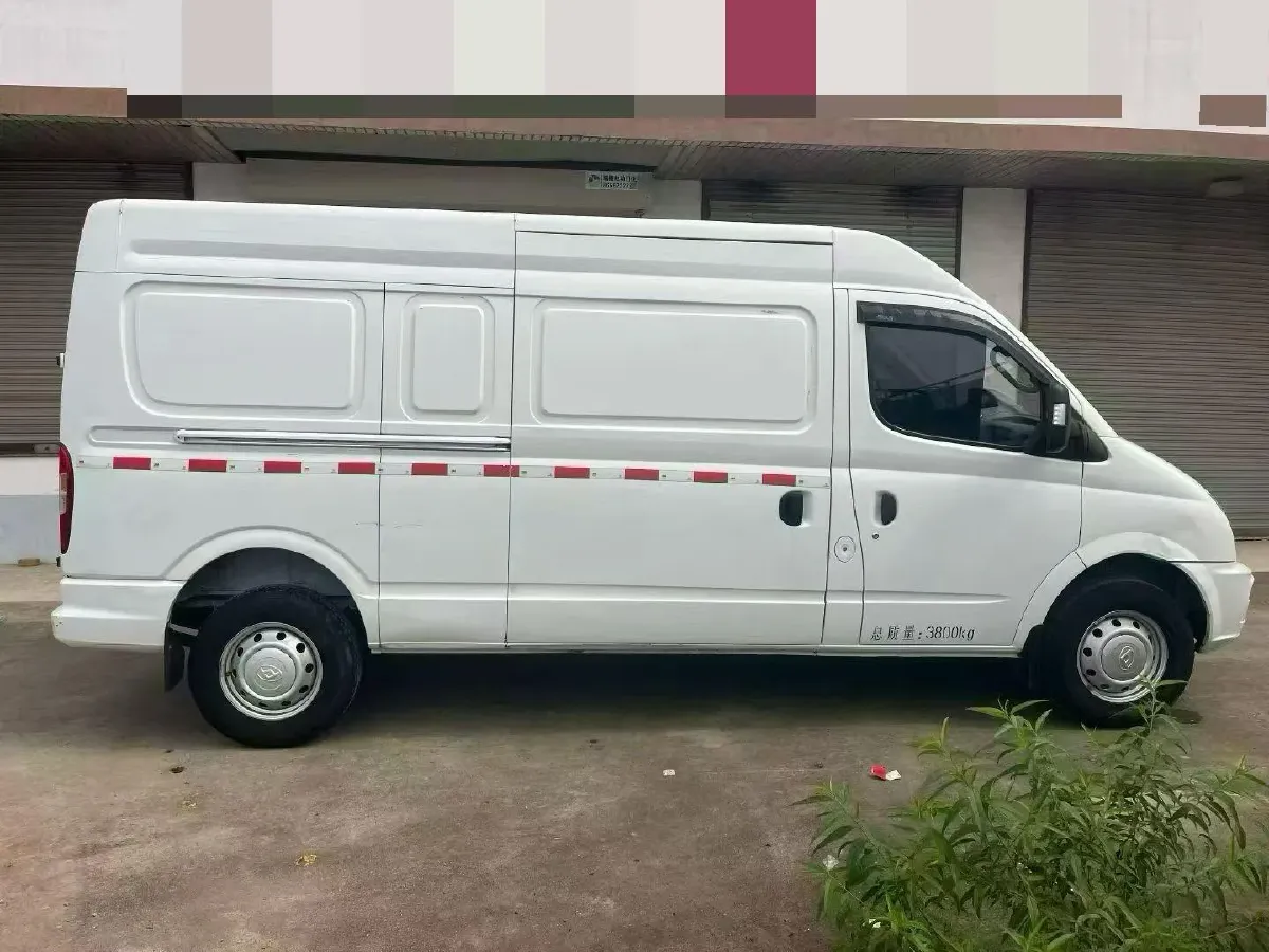 2021 MAXUS XinTu V80 2.0T 127HP L4 6MT,autocango,china used car exporter,china ev exporter,chinese used car exporter,chinese used ev exporter