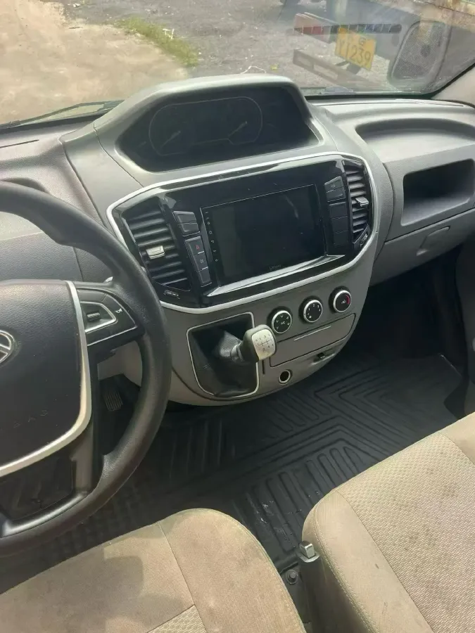 2021 MAXUS XinTu V80 2.0T 127HP L4 6MT,autocango,china used car exporter,china ev exporter,chinese used car exporter,chinese used ev exporter