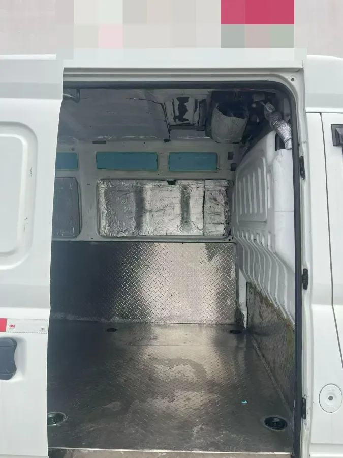 2021 MAXUS XinTu V80 2.0T 127HP L4 6MT,autocango,china used car exporter,china ev exporter,chinese used car exporter,chinese used ev exporter