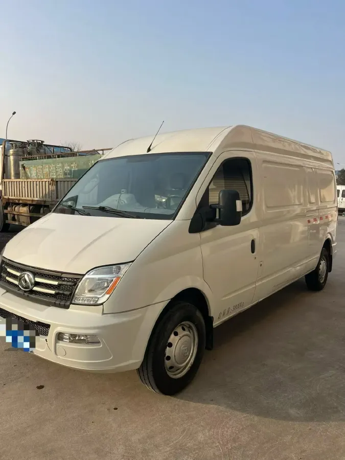 2021 MAXUS XinTu V80 2.0T 127HP L4 6MT,autocango,china used car exporter,china ev exporter,chinese used car exporter,chinese used ev exporter