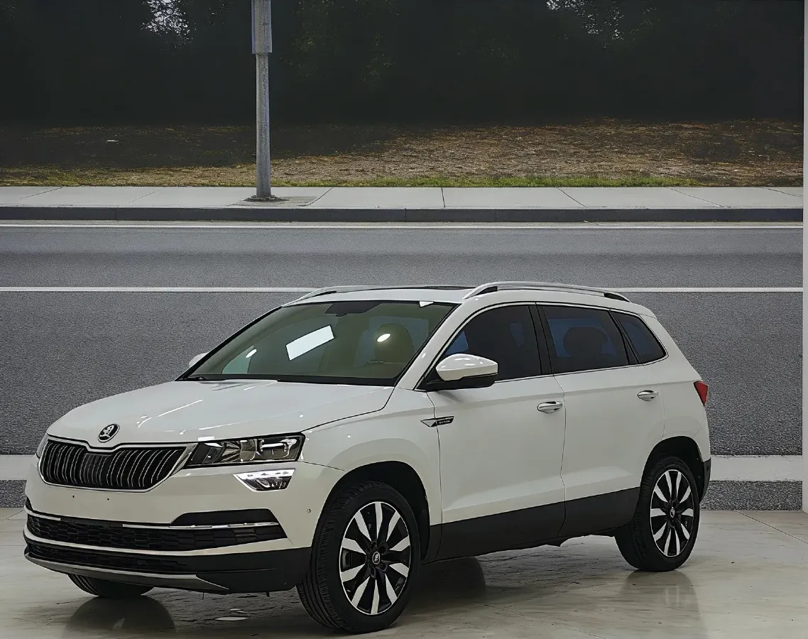 2021 Skoda Karoq 1.4T 150HP L4 7DCT,autocango,china used car exporter,china ev exporter,chinese used car exporter,chinese used ev exporter