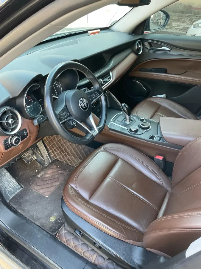 2017 Jaguar XE 2.0T 240HP L4 8AT,autocango,china used car exporter,china ev exporter,chinese used car exporter,chinese used ev exporter