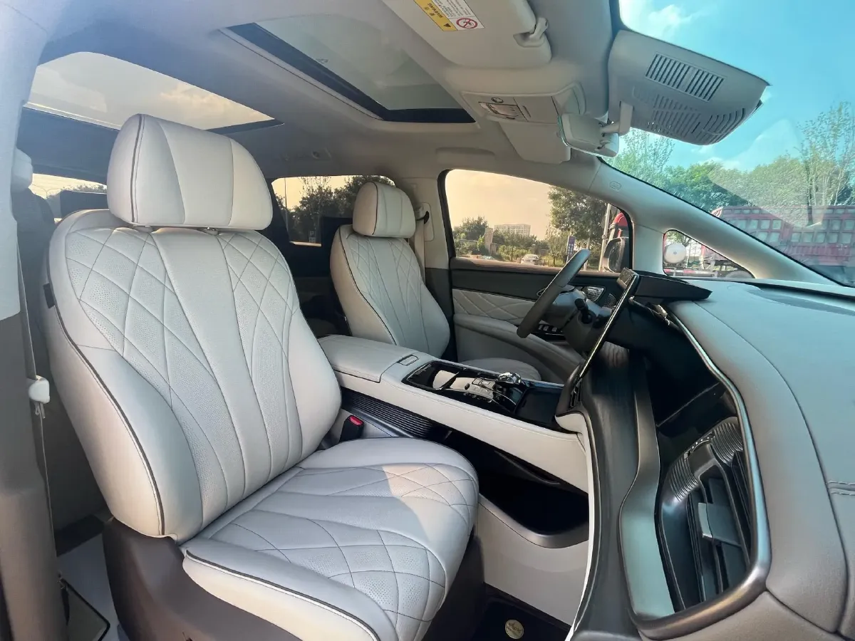 2022 Mercedes-Benz GLC Class 2.0T 197HP L4 9AT,autocango,china used car exporter,china ev exporter,chinese used car exporter,chinese used ev exporter