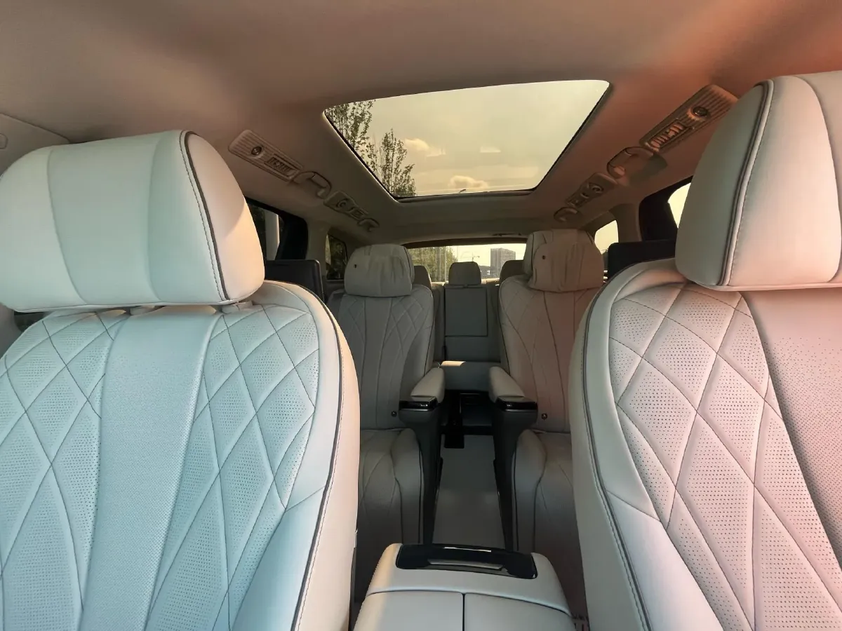 2022 Mercedes-Benz GLC Class 2.0T 197HP L4 9AT,autocango,china used car exporter,china ev exporter,chinese used car exporter,chinese used ev exporter