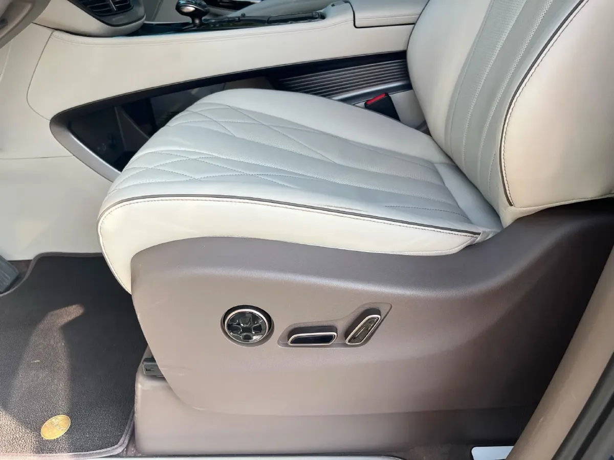2022 Mercedes-Benz GLC Class 2.0T 197HP L4 9AT,autocango,china used car exporter,china ev exporter,chinese used car exporter,chinese used ev exporter