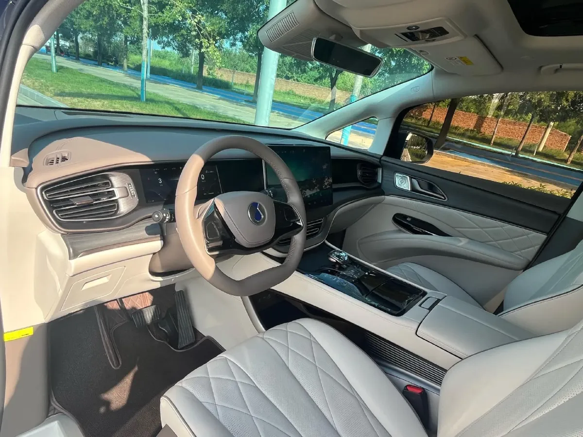 2022 Mercedes-Benz GLC Class 2.0T 197HP L4 9AT,autocango,china used car exporter,china ev exporter,chinese used car exporter,chinese used ev exporter