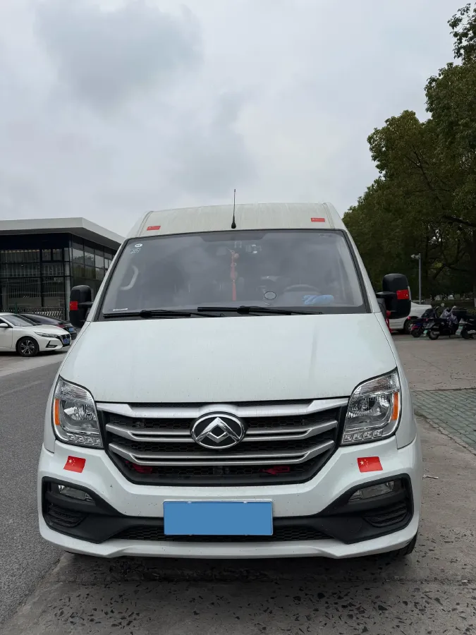 2021 MAXUS XinTu V80 2.0T 127HP L4 6MT,autocango,china used car exporter,china ev exporter,chinese used car exporter,chinese used ev exporter