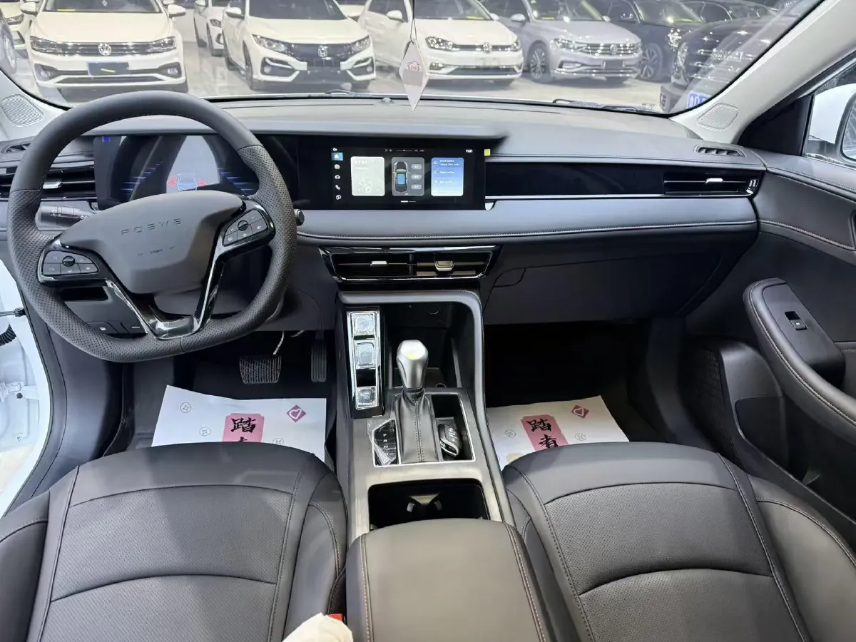 2026 Roewe i5 1.5L 129HP L4 CVT,autocango,china used car exporter,china ev exporter,chinese used car exporter,chinese used ev exporter