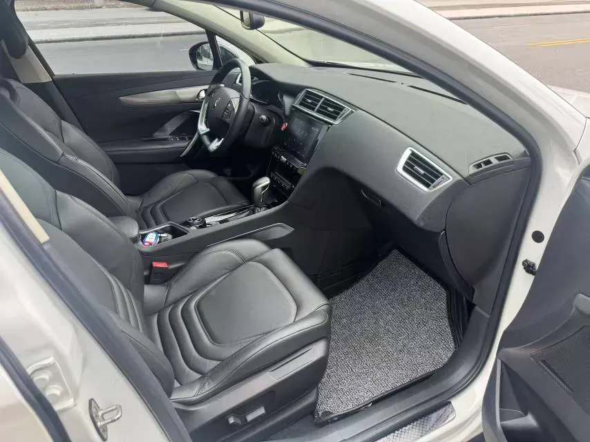 2017 DS 6 1.6T 167HP L4 6AT,autocango,china used car exporter,china ev exporter,chinese used car exporter,chinese used ev exporter