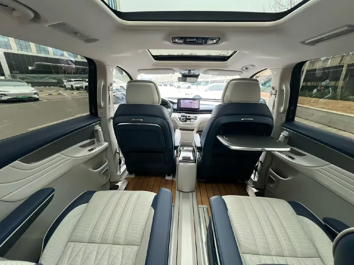 2022 Roewe iMAX8 2.0T 234HP L4 8AT,autocango,china used car exporter,china ev exporter,chinese used car exporter,chinese used ev exporter