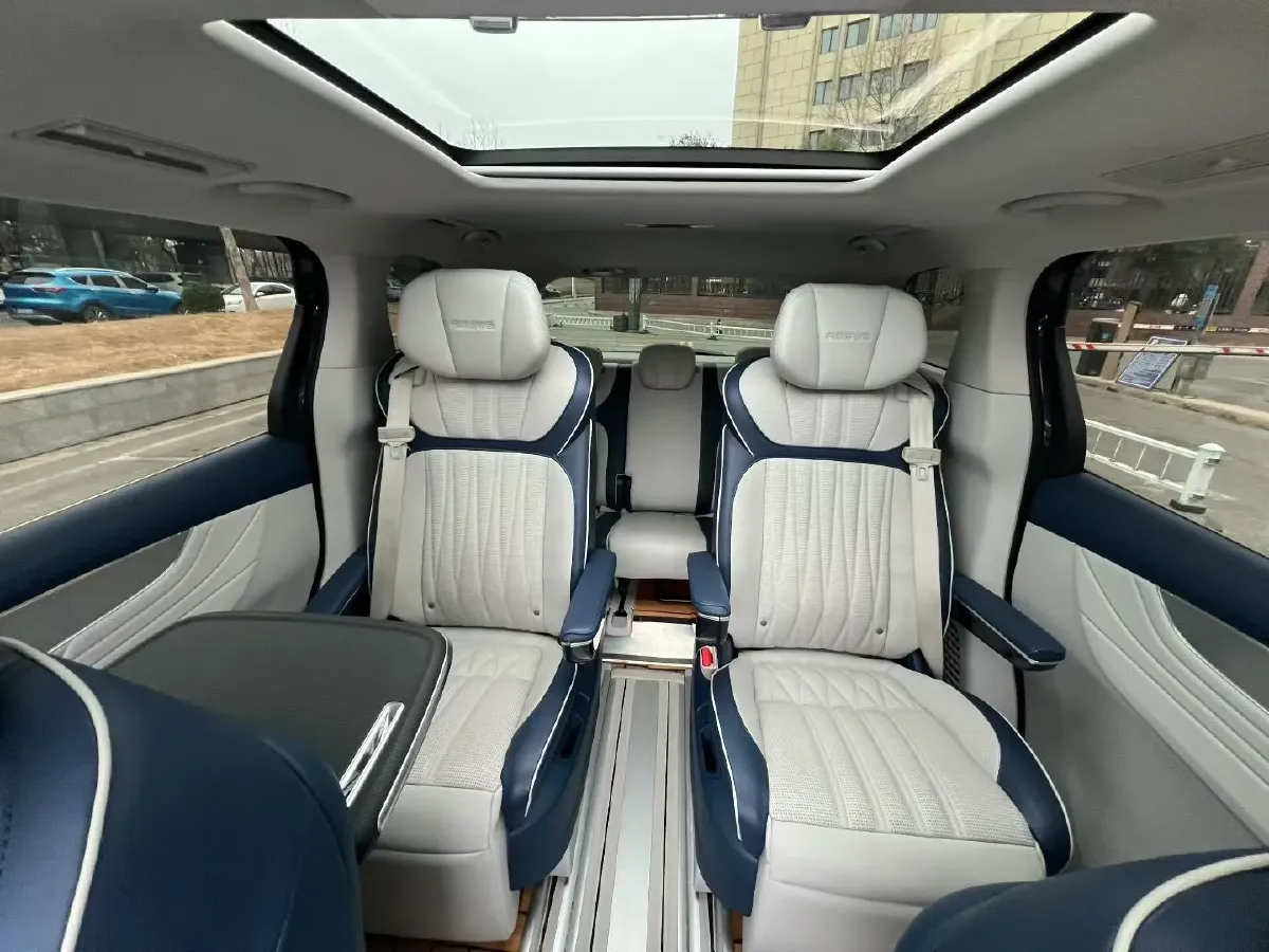 2022 Roewe iMAX8 2.0T 234HP L4 8AT,autocango,china used car exporter,china ev exporter,chinese used car exporter,chinese used ev exporter