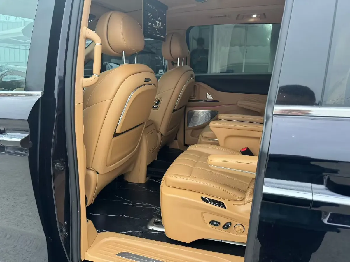 2024 Voyah Dream 1.5T 150HP L4 PHEV 43KWH,autocango,china used car exporter,china ev exporter,chinese used car exporter,chinese used ev exporter