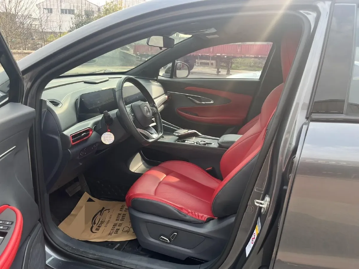 2020 ChangAn UNI-T 1.5T 180HP L4 7DCT,autocango,china used car exporter,china ev exporter,chinese used car exporter,chinese used ev exporter