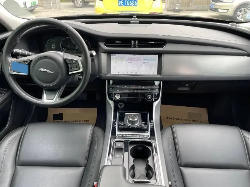 2020 Jaguar XFL 2.0T 200HP L4 8AT,autocango,china used car exporter,china ev exporter,chinese used car exporter,chinese used ev exporter