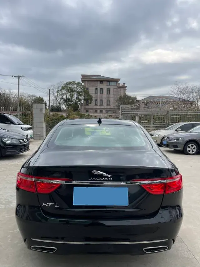 2020 Jaguar XFL 2.0T 200HP L4 8AT,autocango,china used car exporter,china ev exporter,chinese used car exporter,chinese used ev exporter