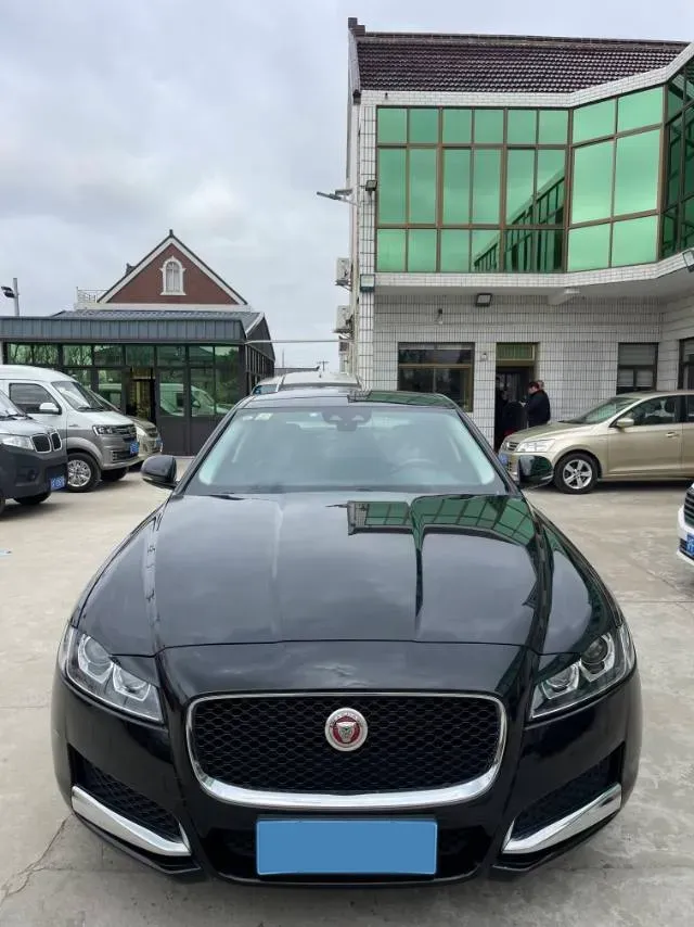 2020 Jaguar XFL 2.0T 200HP L4 8AT,autocango,china used car exporter,china ev exporter,chinese used car exporter,chinese used ev exporter