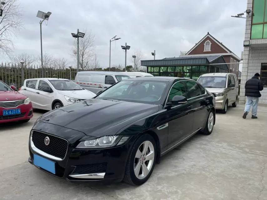 2020 Jaguar XFL 2.0T 200HP L4 8AT,autocango,china used car exporter,china ev exporter,chinese used car exporter,chinese used ev exporter