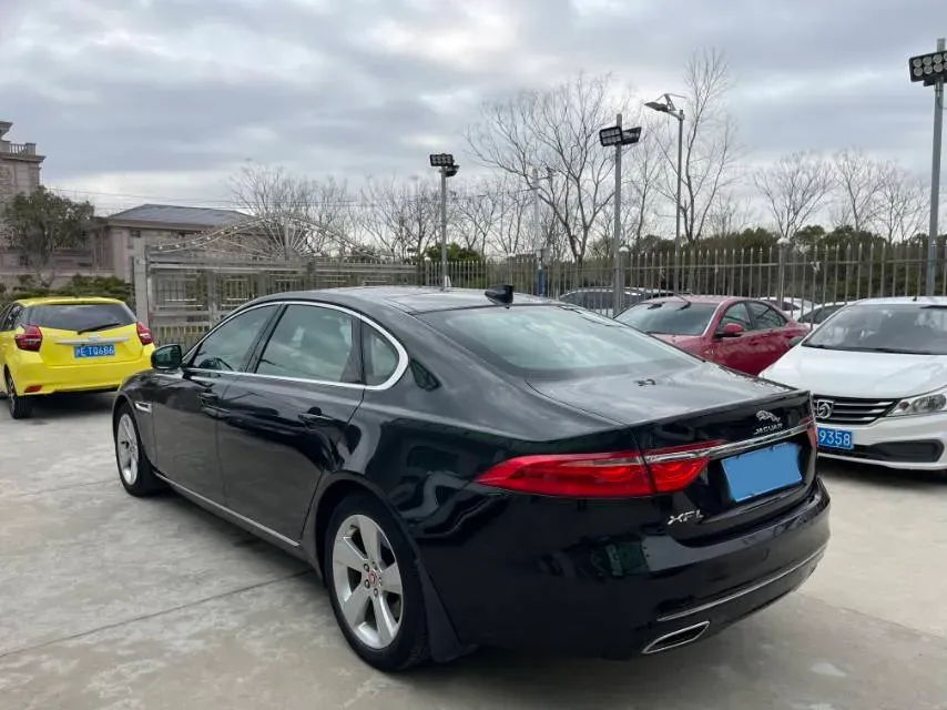 2020 Jaguar XFL 2.0T 200HP L4 8AT,autocango,china used car exporter,china ev exporter,chinese used car exporter,chinese used ev exporter