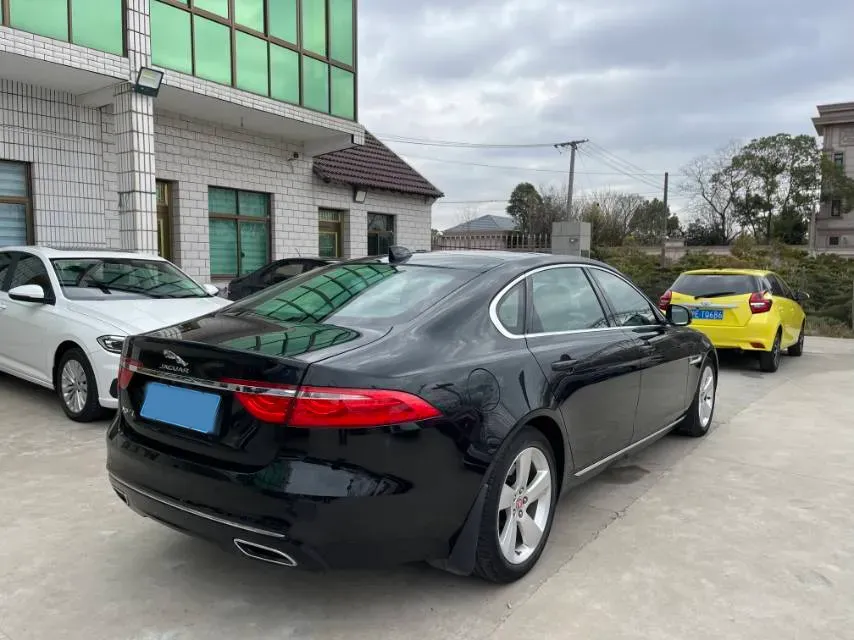 2020 Jaguar XFL 2.0T 200HP L4 8AT,autocango,china used car exporter,china ev exporter,chinese used car exporter,chinese used ev exporter
